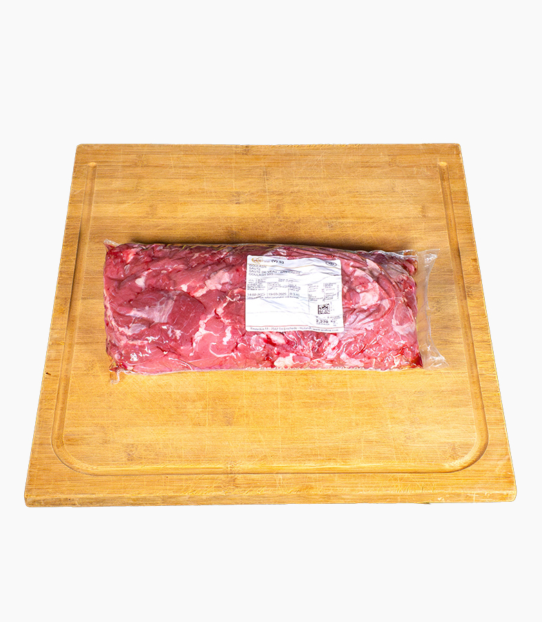 Sauté de veau halal sous vide sur planche à découper